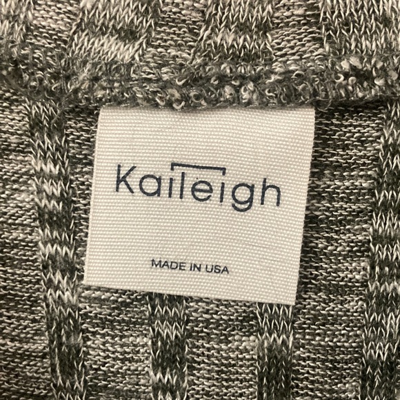 Dressy summer top - Picture 2 of 4